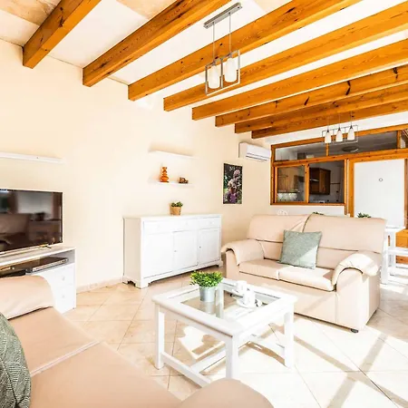 Lucia Villa