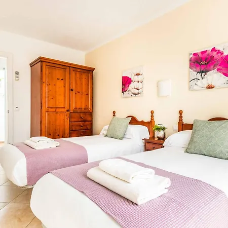 Lucia Cala'N Blanes (Menorca)